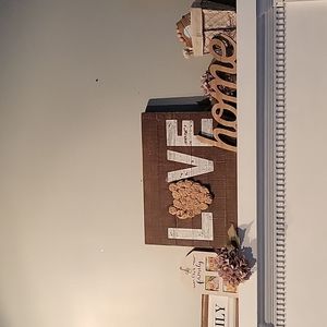 Wood and burlap farmhouse style ❤️ sign